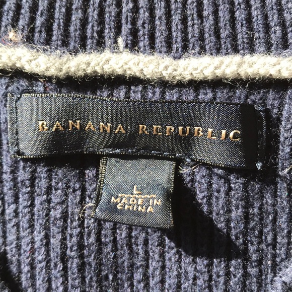 Men’s Banana Republic Navy Sweater - Picture 2 of 4